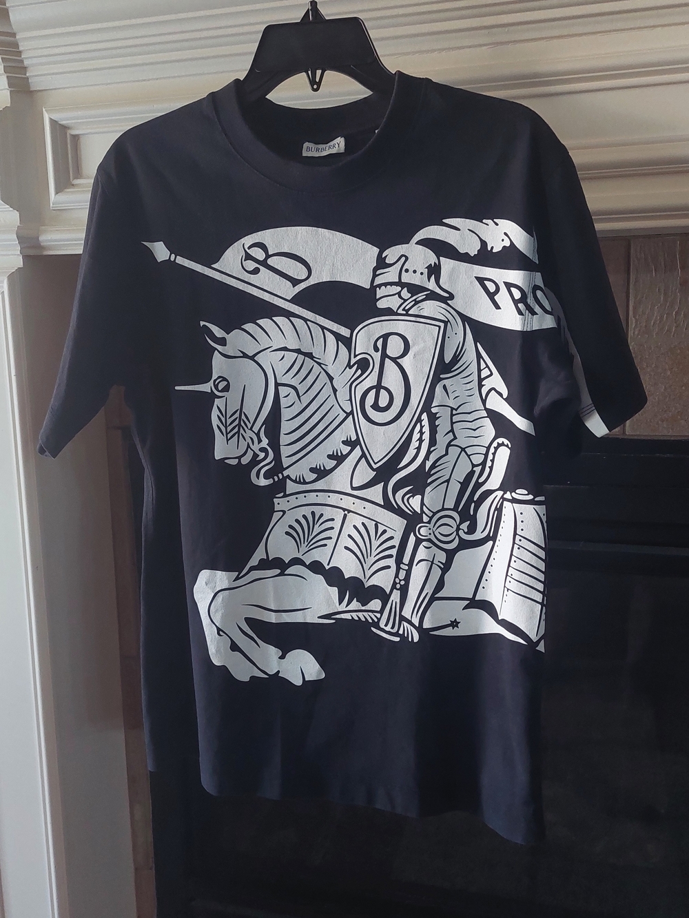 Authentic NWOT Burberry T-Shirt Size Small, also fits Like Medium